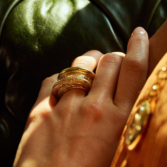 Artemis Gala Ring Rings - Moritz Glik diamonds