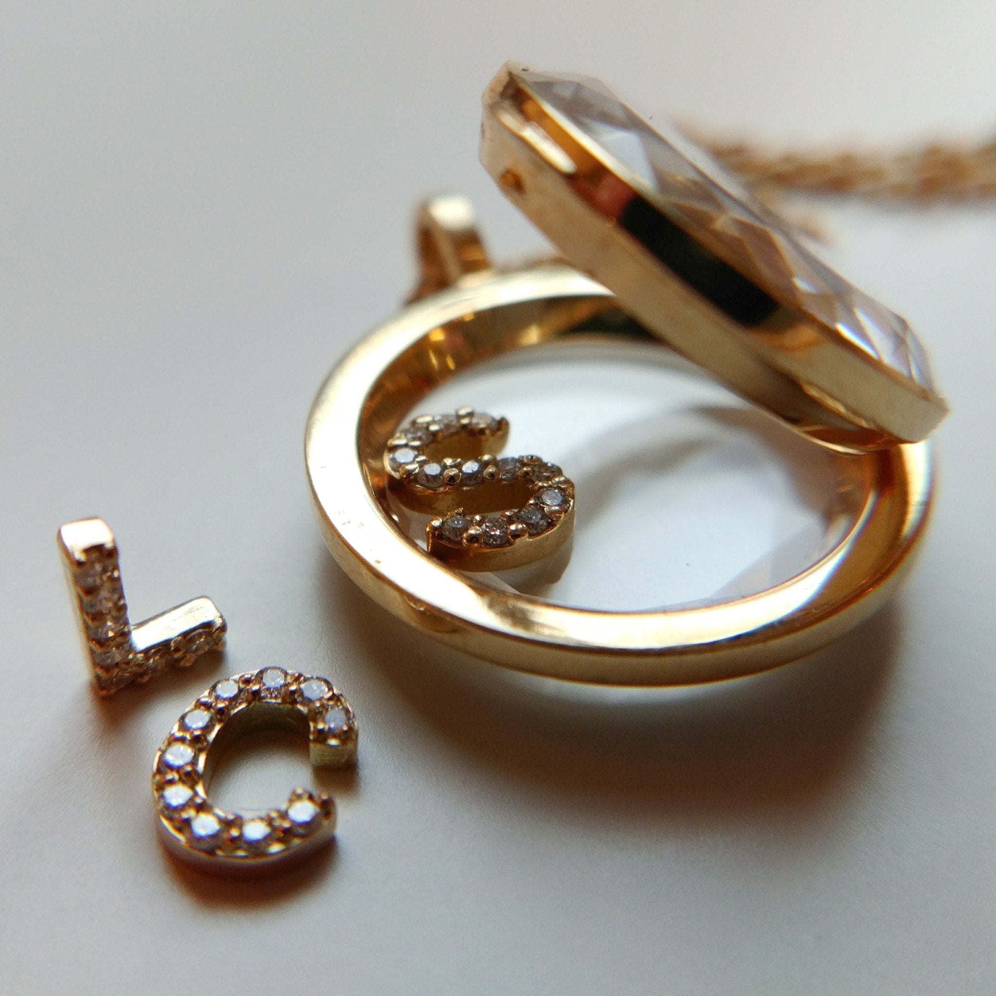 Customize Your Initial Locket - Moritz Glik